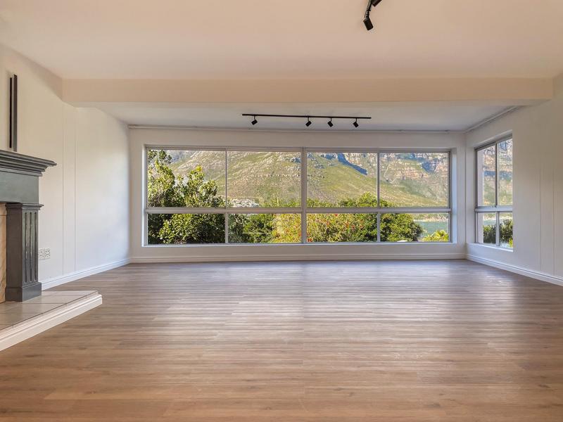 To Let 4 Bedroom Property for Rent in Hout Bay Western Cape